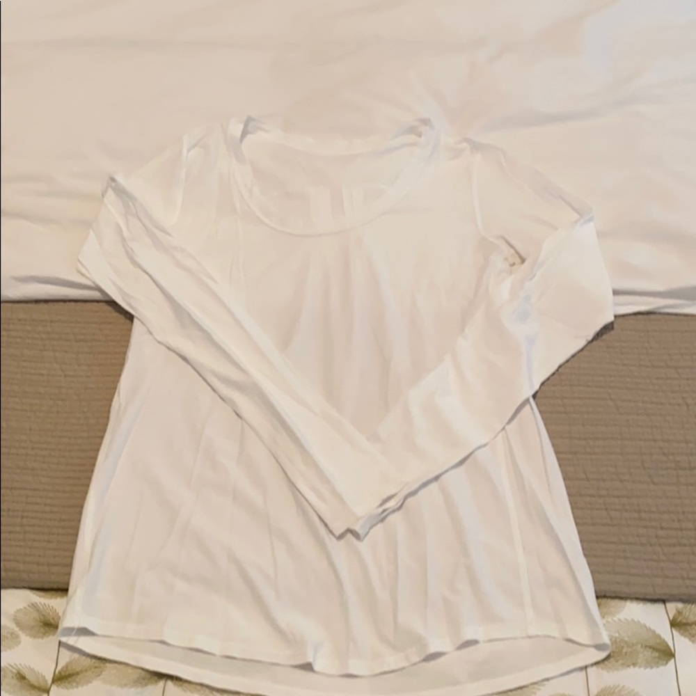 Lululemon Womens size 4 long sleeve ivory top NWOT